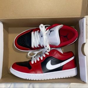 Nike Air Jordan Low Chicago Flip